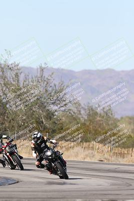 media/Dec-01-2025-Moto Forza (Mon) [[2daa91e15f]]/3-Beginner Group/Session 3 (Turn 3)/